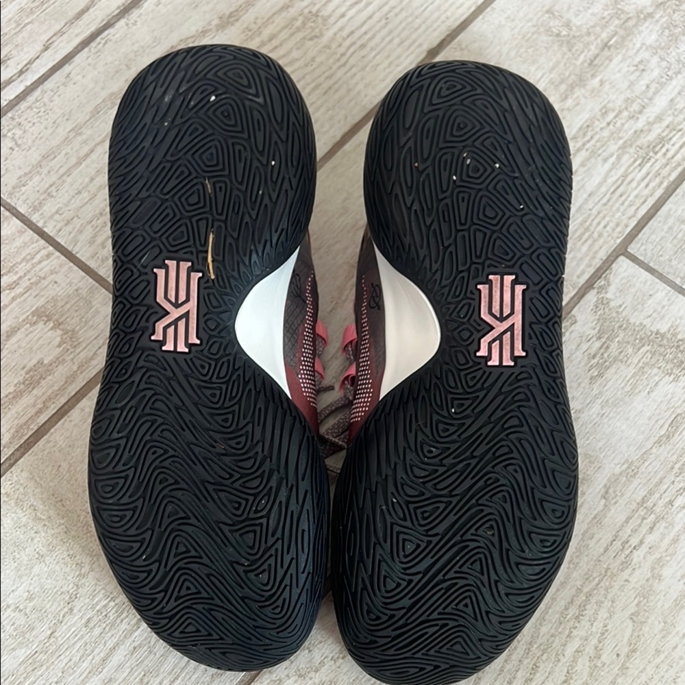 Nike Kyrie Flytrap - image 7